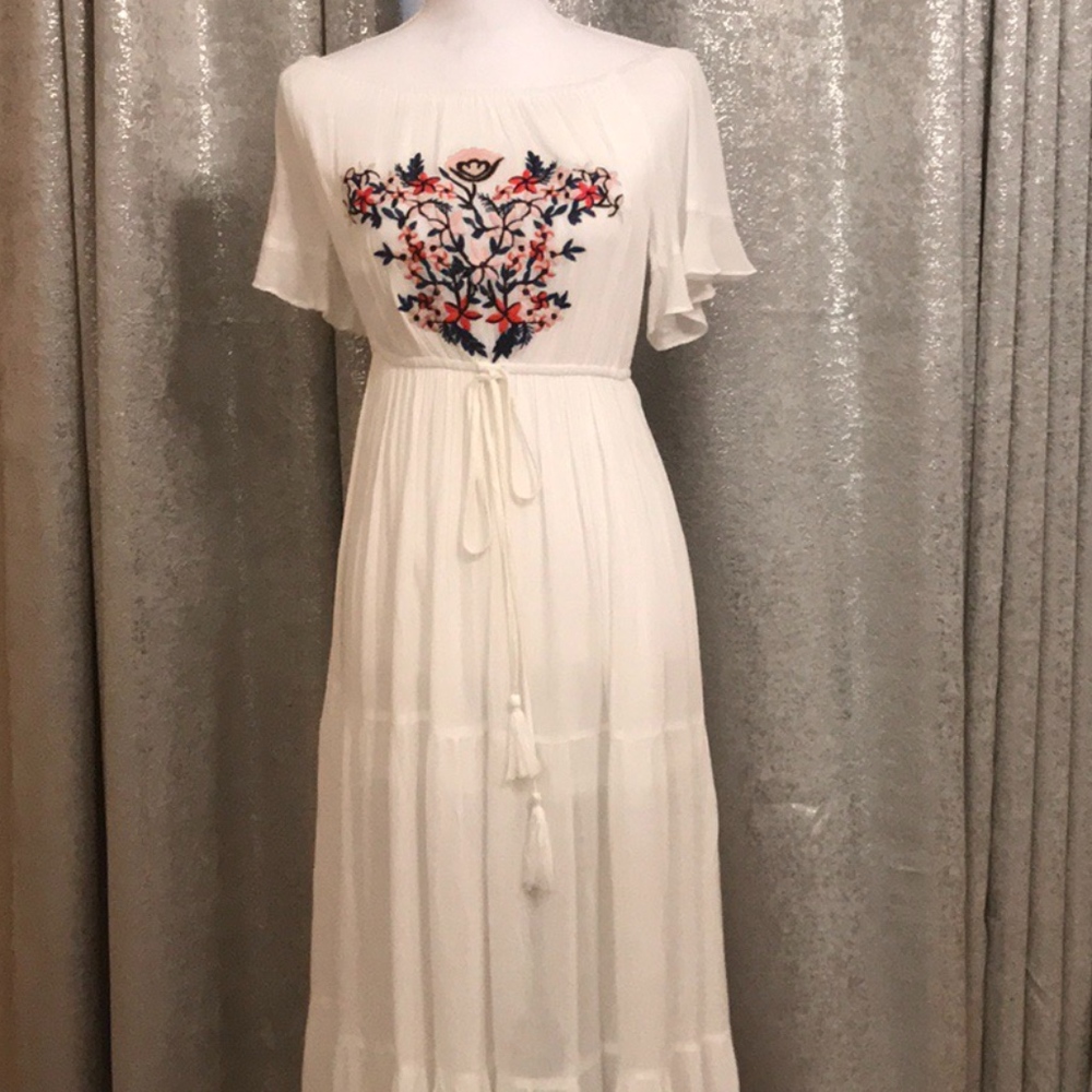 Embroidered Off Shoulder Maxi - Picture 5 of 6